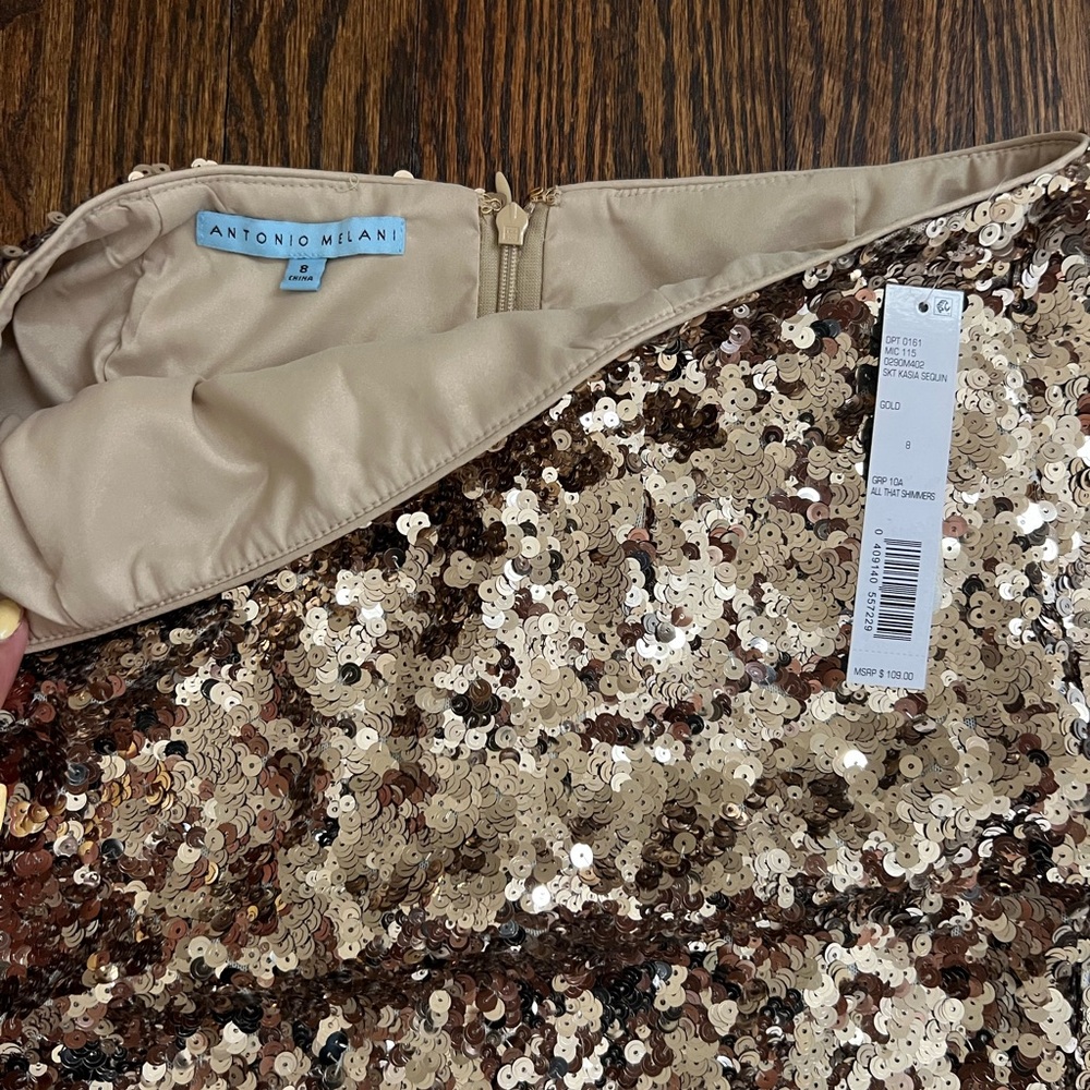 Never worn.